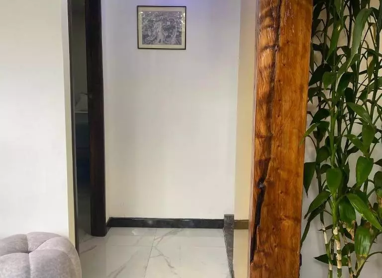 ペンション Calu L  Petit Hostel