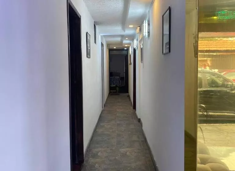 ペンション Calu L  Petit Hostel