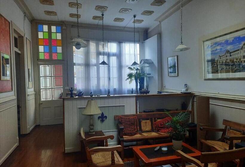 پانسیون Hostal Tulio Porteño