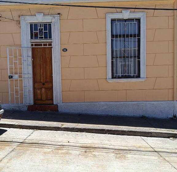 پانسیون Hostal Tulio Porteño