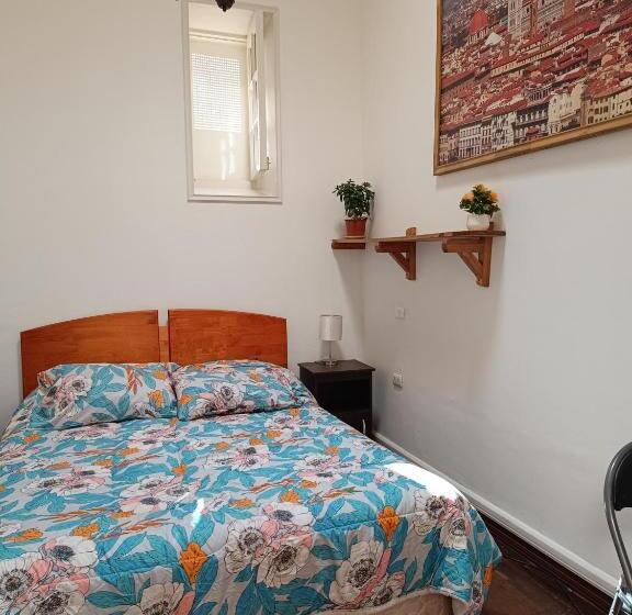 پانسیون Hostal Tulio Porteño