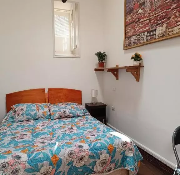 پانسیون Hostal Tulio Porteño