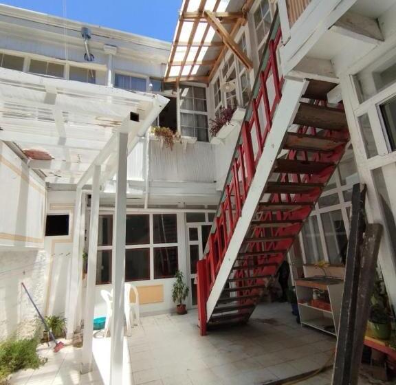 پانسیون Hostal Tulio Porteño