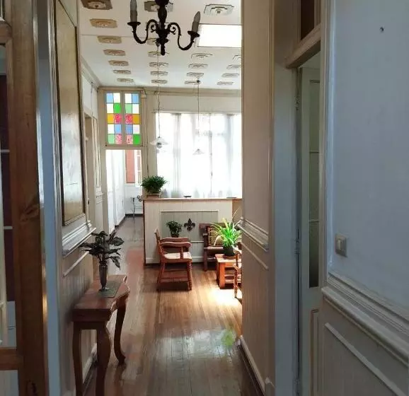 پانسیون Hostal Tulio Porteño