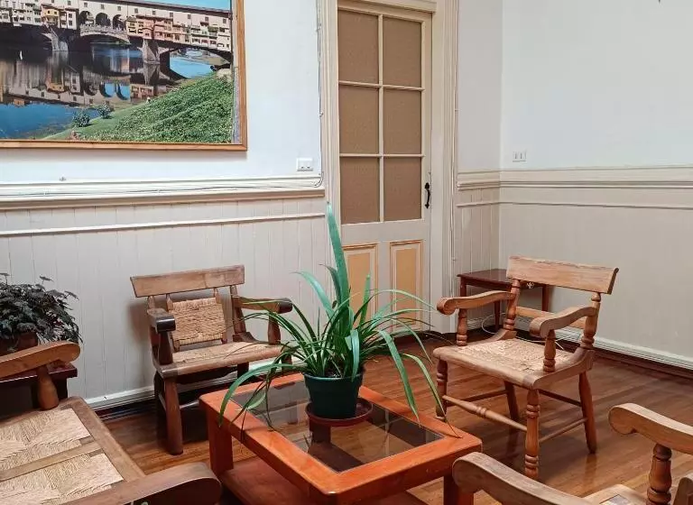 پانسیون Hostal Tulio Porteño