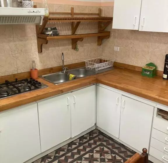 پانسیون Hostal Tulio Porteño
