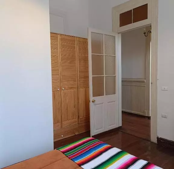 پانسیون Hostal Tulio Porteño