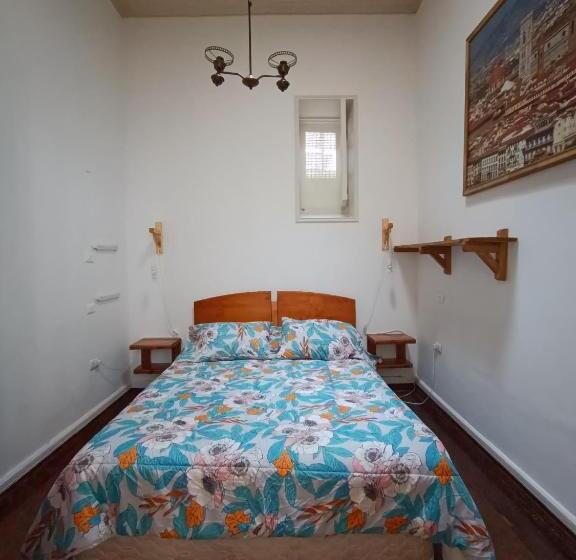 پانسیون Hostal Tulio Porteño