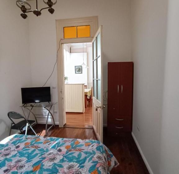 پانسیون Hostal Tulio Porteño