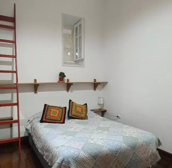 پانسیون Hostal Tulio Porteño