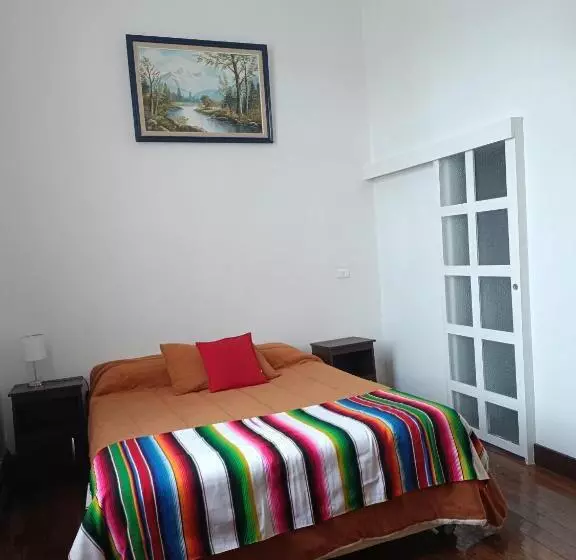 پانسیون Hostal Tulio Porteño
