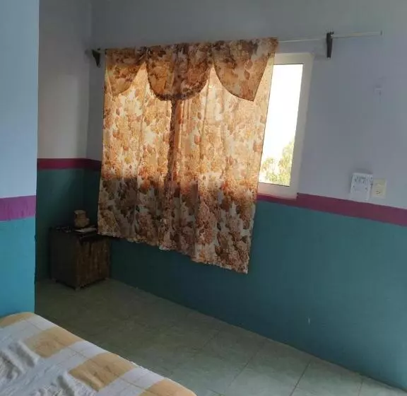 ペンション Hostal Y Temazcal Guemez
