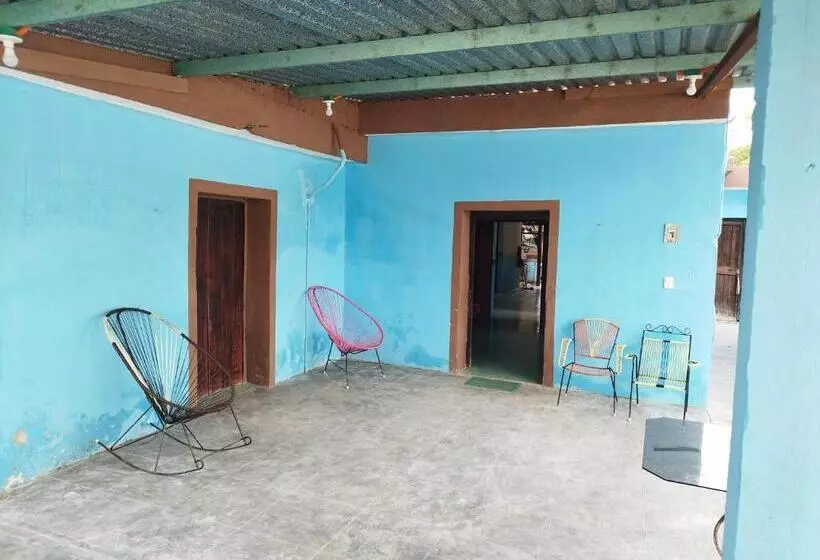 ペンション Hostal Y Temazcal Guemez