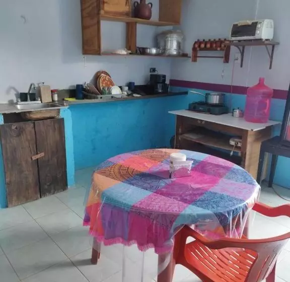 ペンション Hostal Y Temazcal Guemez
