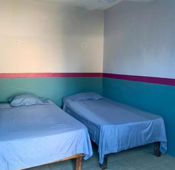 ペンション Hostal Y Temazcal Guemez
