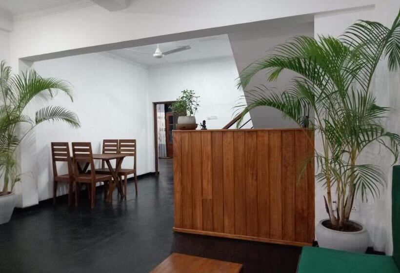 פנסיון Jess Beach Villa