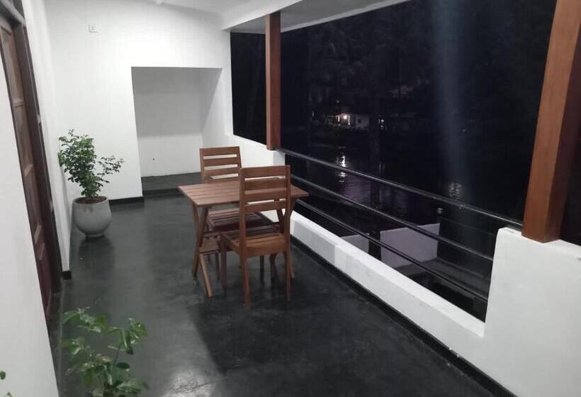 פנסיון Jess Beach Villa