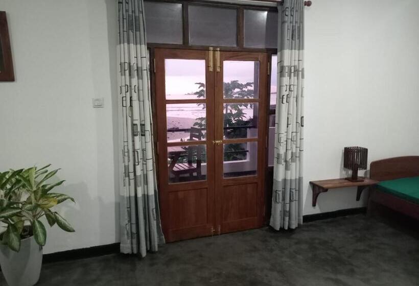 פנסיון Jess Beach Villa