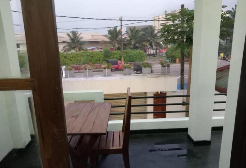 פנסיון Jess Beach Villa