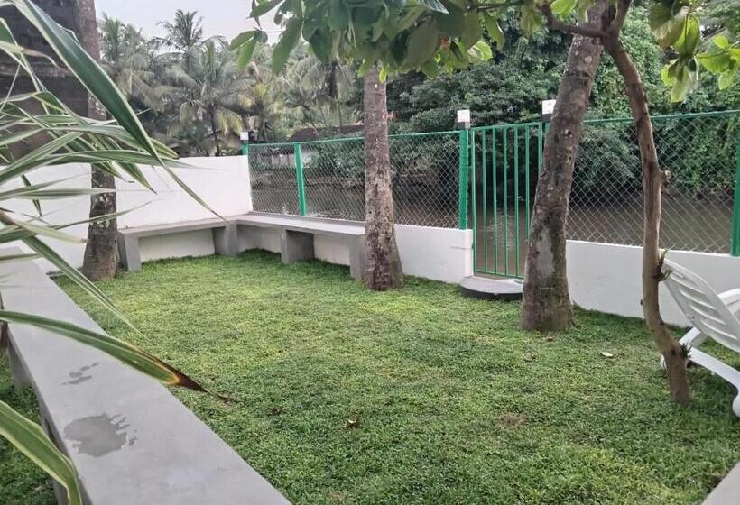 פנסיון Jess Beach Villa