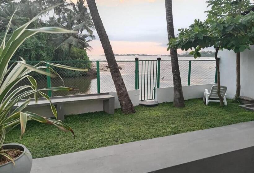 פנסיון Jess Beach Villa