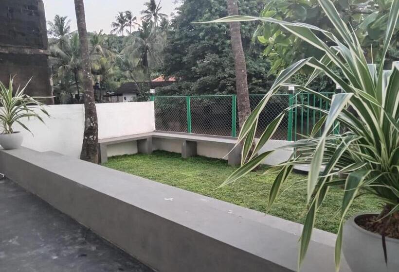 פנסיון Jess Beach Villa