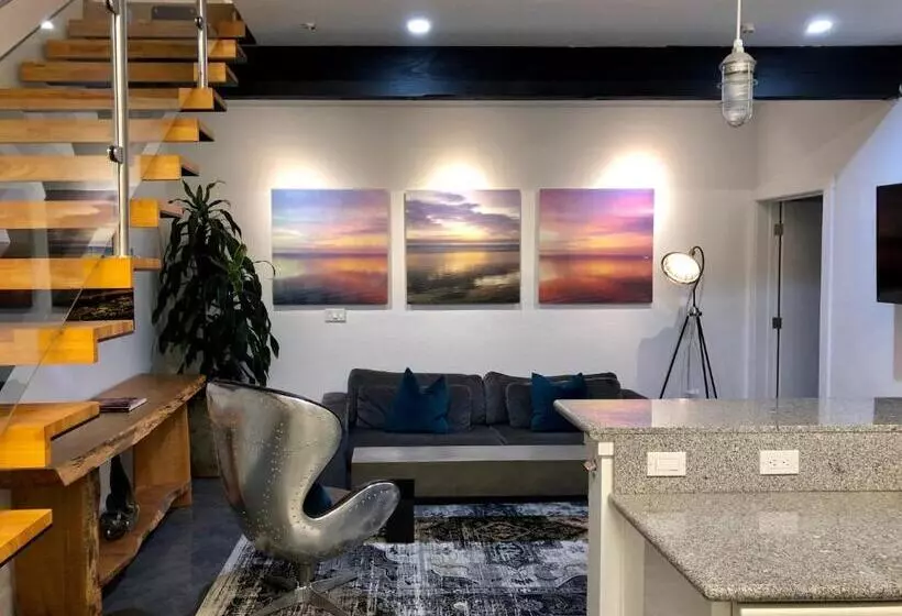 Petaluma Warehouse Lofts Unit C