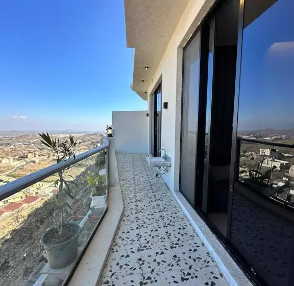 Retkeilymaja شاليهات اطلالات Abha Sky