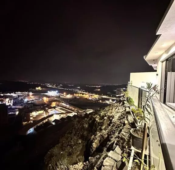 Retkeilymaja شاليهات اطلالات Abha Sky