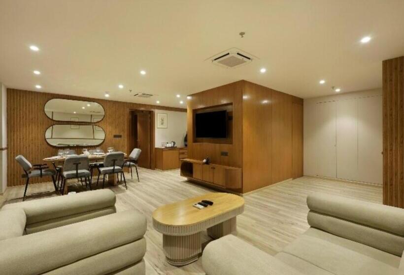 هتل Big Bang Near Delhi Airport