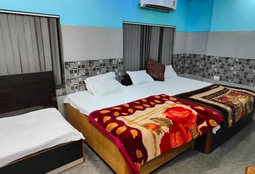 هتل Nidhi Bnb