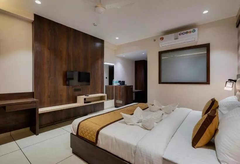 هتل Nidhi Bnb