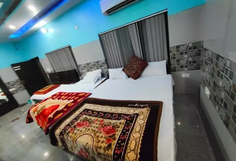 هتل Nidhi Bnb