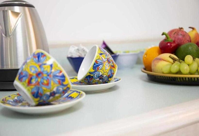 펜션 Chez Lucy Cefalù