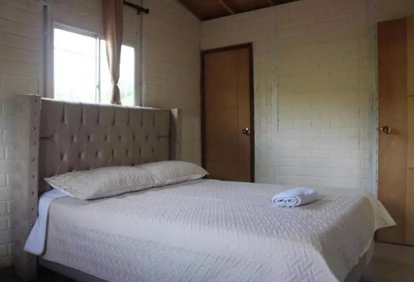 ペンション Hostal Beshalom