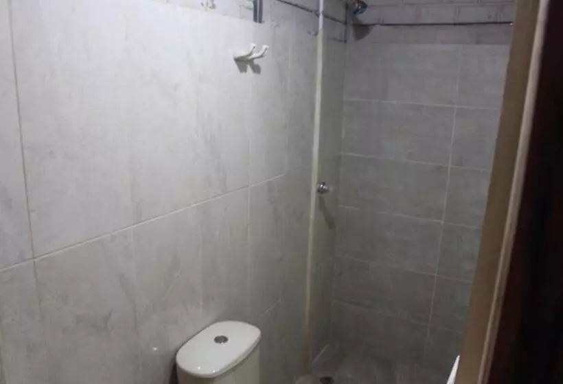 ペンション Hostal Beshalom