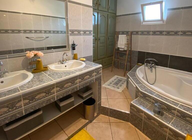 پانسیون La Villa D Elyas