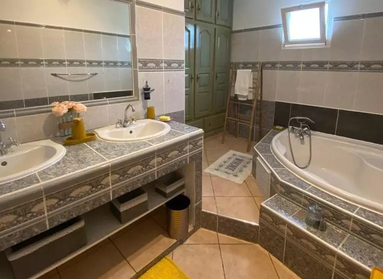 پانسیون La Villa D Elyas