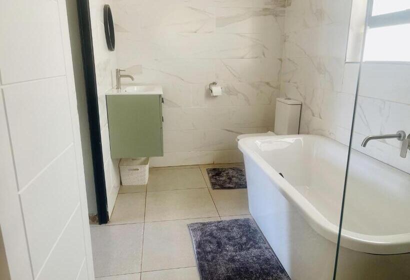 פנסיון Trendybliss Guest House