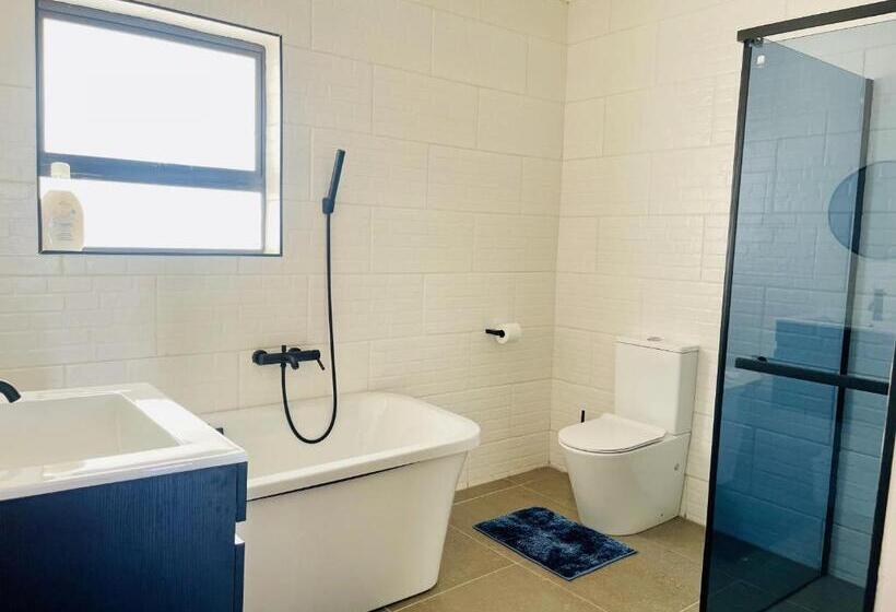 פנסיון Trendybliss Guest House