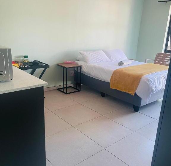 פנסיון Trendybliss Guest House