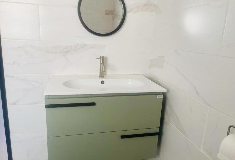 פנסיון Trendybliss Guest House