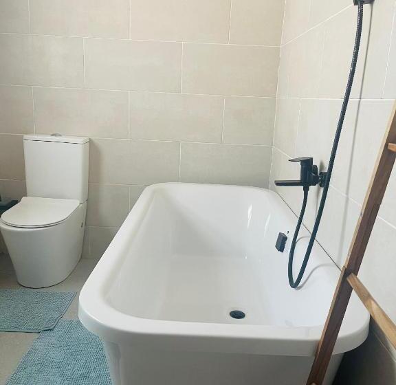 פנסיון Trendybliss Guest House