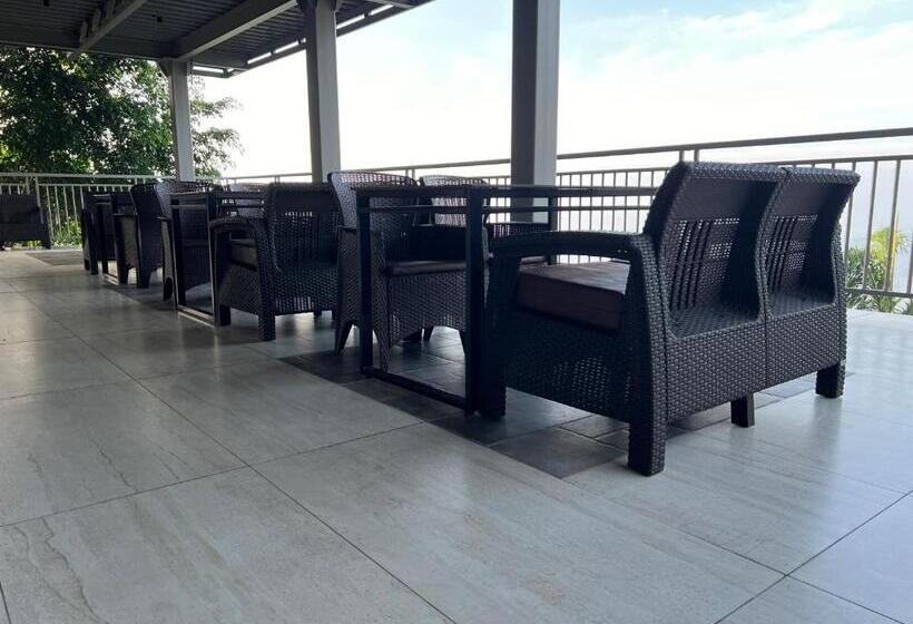 منتجع Nature Sanctuary Urumbi Hills