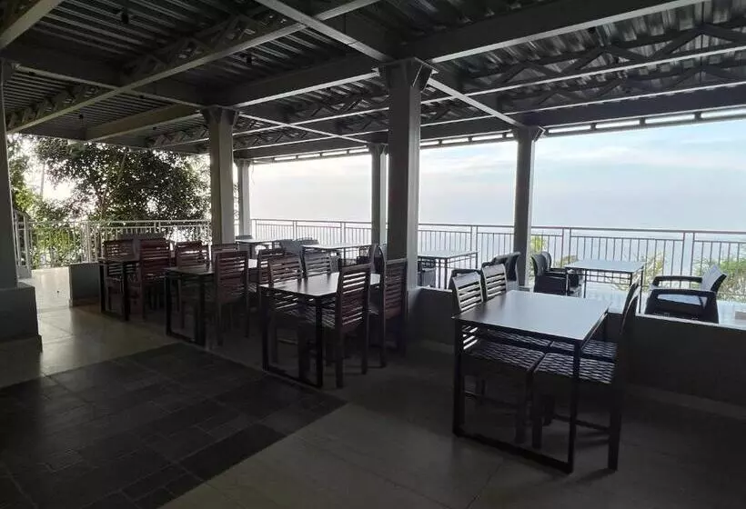 Lomakeskus Nature Sanctuary Urumbi Hills