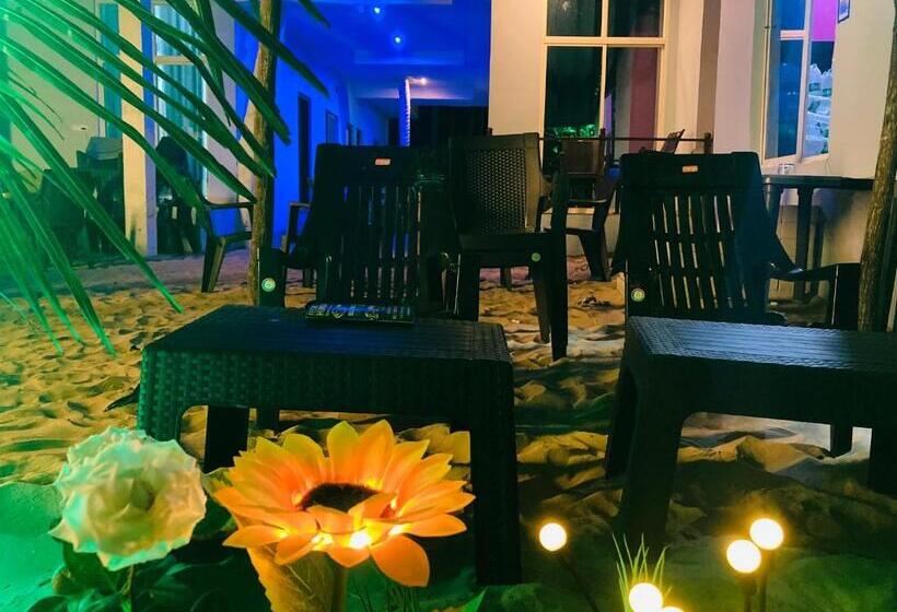 استراحتگاه Oceanic Stay And Restaurant Gokarna