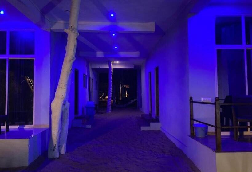 استراحتگاه Oceanic Stay And Restaurant Gokarna