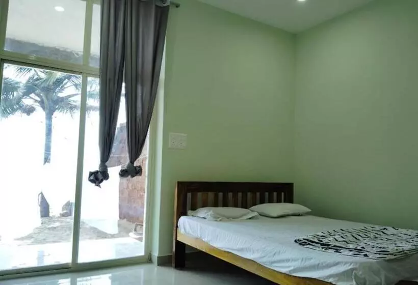 Lomakeskus Oceanic Stay And Restaurant Gokarna