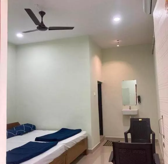 Lomakeskus Oceanic Stay And Restaurant Gokarna