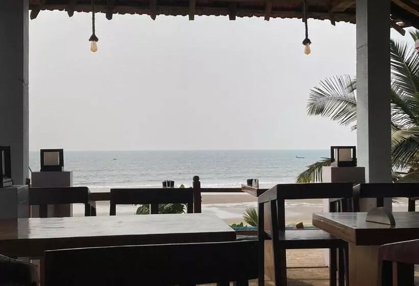 Lomakeskus Oceanic Stay And Restaurant Gokarna